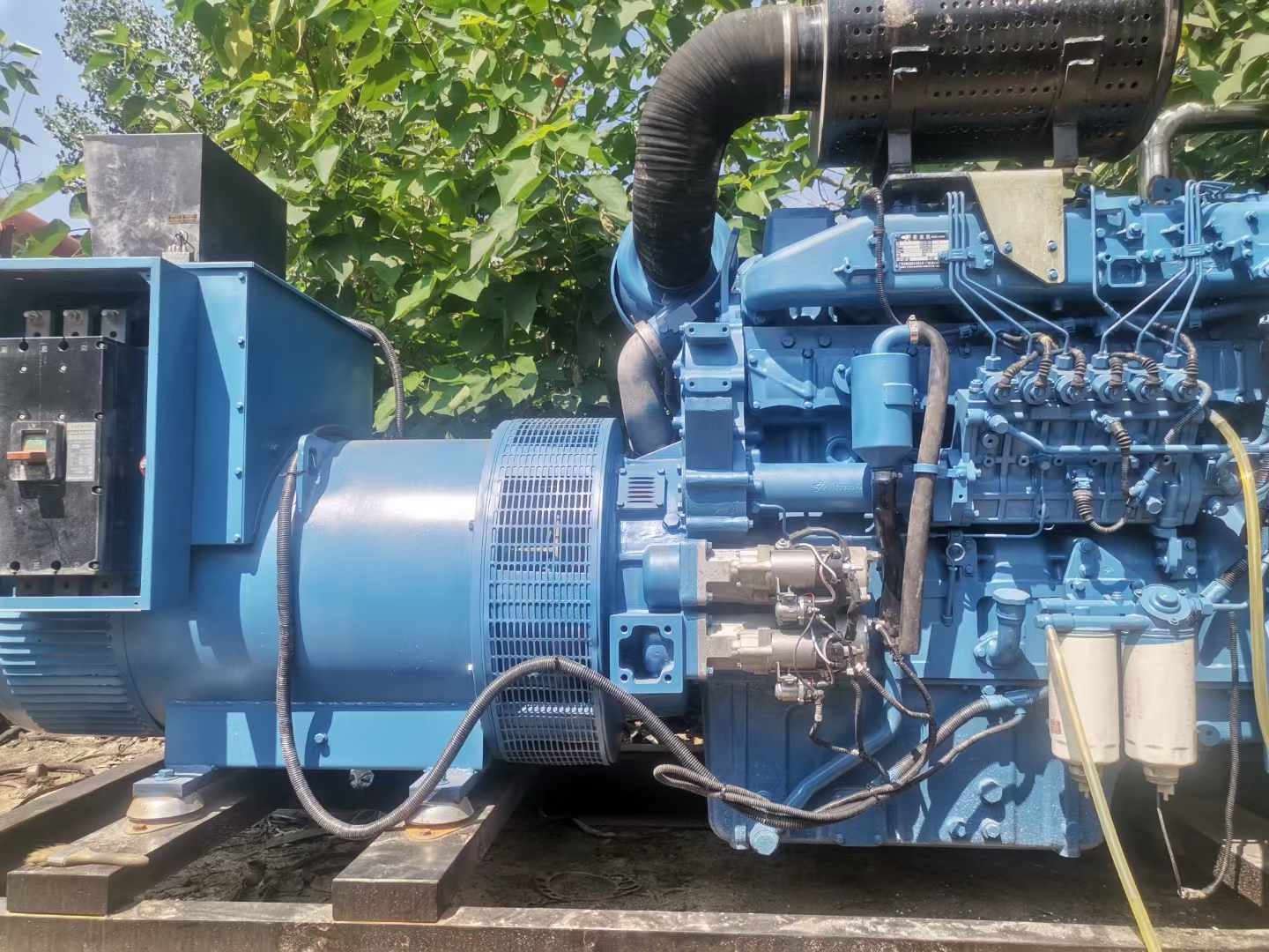 矿区详细说明降低 800kW 柴油发电机输出电流波动的方法