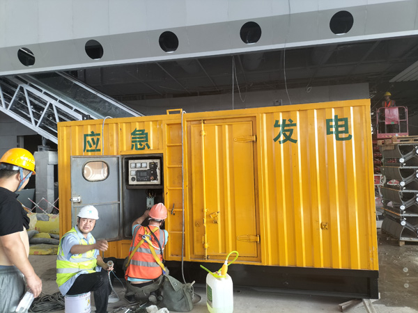 矿区怎样判断空气滤清器是否需要更换？